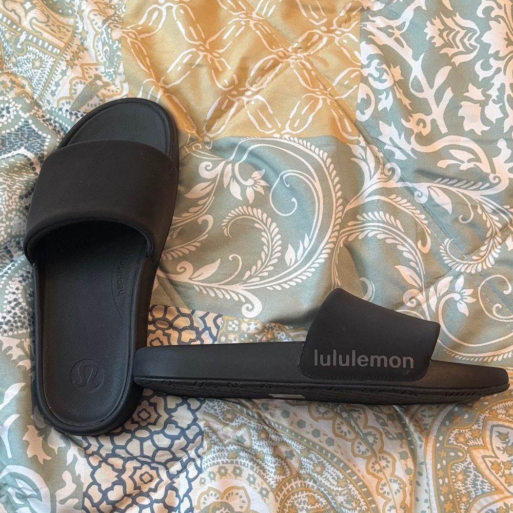 Lululemon Women’s restful Slide Sandals